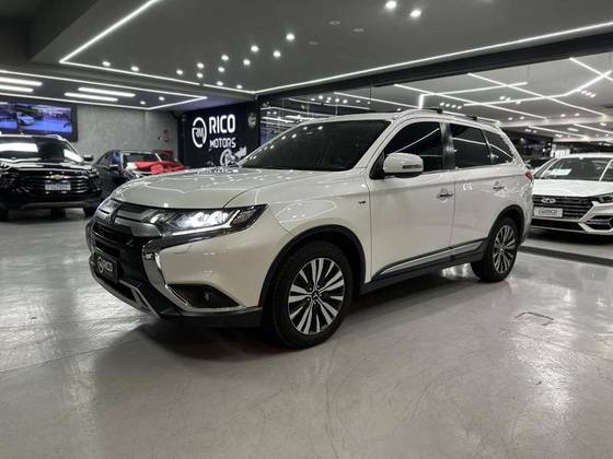 MITSUBISHI OUTLANDER 3.0 MIVEC V6 GASOLINA HPE-S AWD AUTOMÁTICO